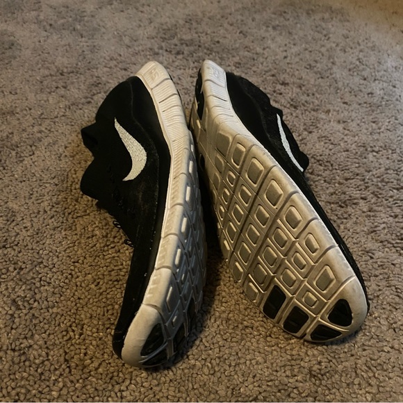 Nike Free 5.0 Flyknit Women's Running Shoes Black White Size 8 - Picture 6 of 8